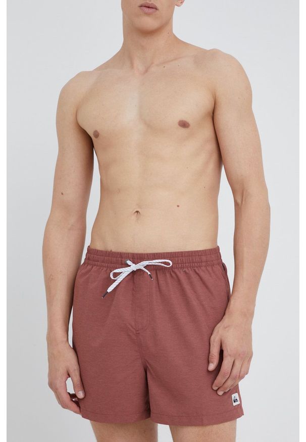 Quiksilver kolor szary. Kolor: czerwony. Materiał: tkanina, materiał