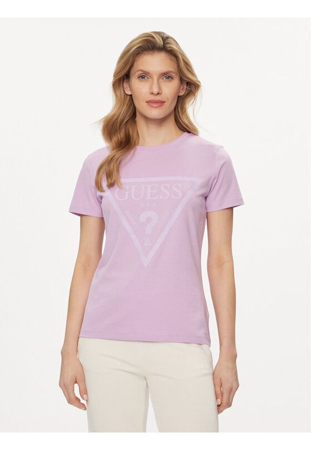 Guess T-Shirt Adele V2YI07 K8HM0 Fioletowy Regular Fit. Kolor: fioletowy. Materiał: bawełna