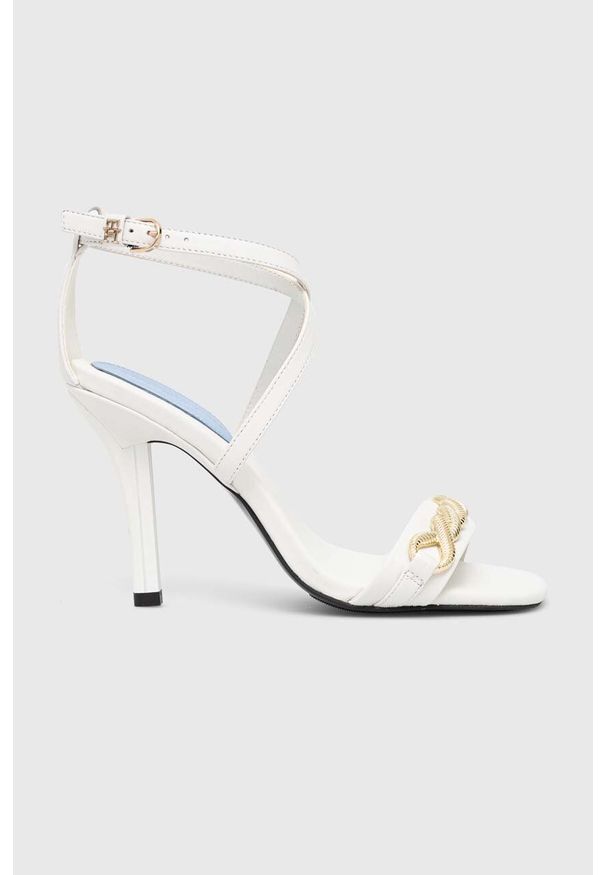 TOMMY HILFIGER - Tommy Hilfiger sandały skórzane TH CHAIN FEMININE HEEL SANDAL kolor biały. Zapięcie: klamry. Kolor: biały. Materiał: skóra. Obcas: na obcasie. Wysokość obcasa: średni