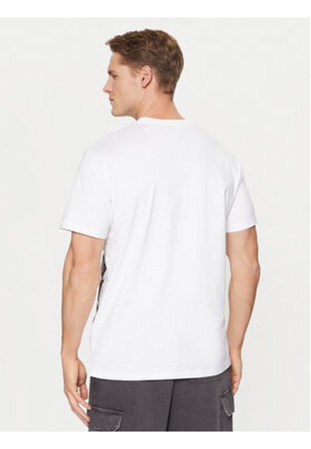 Guess T-Shirt M5RI01 KCHA1 Biały Regular Fit. Kolor: biały. Materiał: bawełna