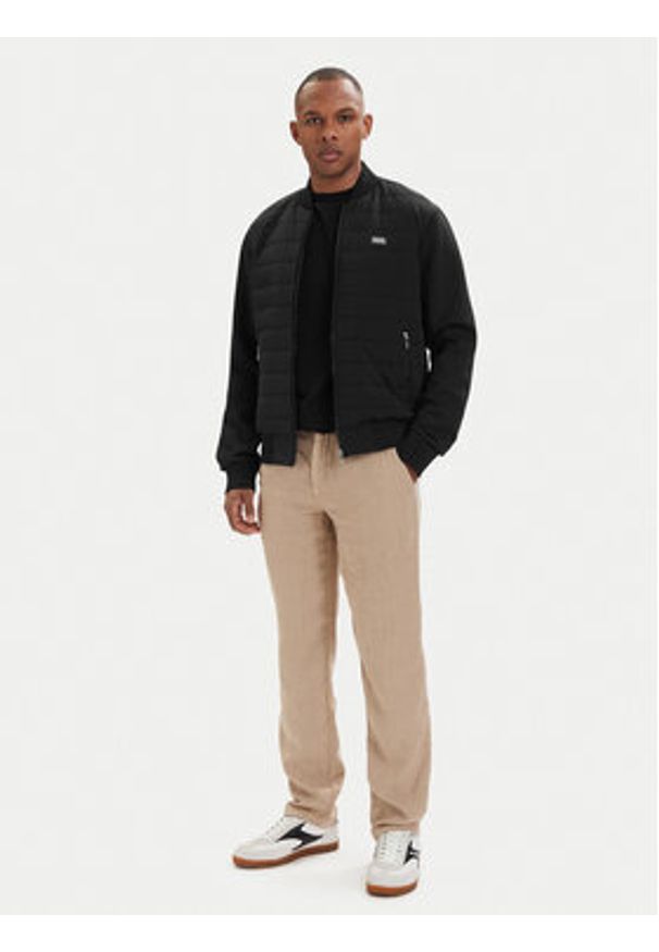 Karl Lagerfeld - KARL LAGERFELD Kurtka bomber 505061 562902 Czarny Regular Fit. Typ kołnierza: dekolt w karo. Kolor: czarny. Materiał: syntetyk