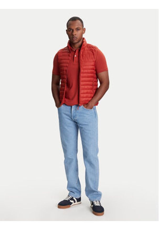 United Colors of Benetton - United Colors Of Benetton Kamizelka 2TWDUJ00P Czerwony Regular Fit. Kolor: czerwony. Materiał: syntetyk