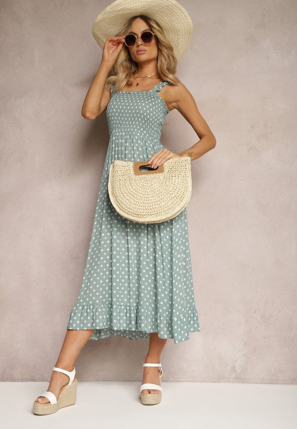 Renee - Zielona Rozkloszowana Sukienka z Wiskozy z Gumką w Pasie i Falbanką Zanneli. Okazja: na co dzień. Kolor: zielony. Materiał: wiskoza. Typ sukienki: proste. Styl: casual, elegancki