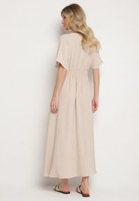 Born2be - Jasnobeżowa Rozkloszowana Sukienka z Gumką w Talii i Dekoltem w Serek Iffara. Okazja: na co dzień, na spotkanie biznesowe, do pracy. Typ kołnierza: dekolt w serek. Kolor: beżowy. Styl: biznesowy, casual #4