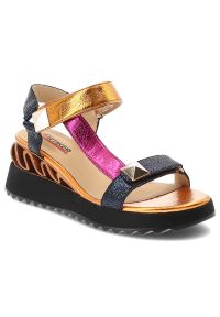 Sandały damskie Artiker, cholewka ze skóry naturalnej licowej pasek wokół kostki z regulacją na rzep, pomarańczowe, 58C1371. Zapięcie: rzepy. Kolor: pomarańczowy. Materiał: skóra #1