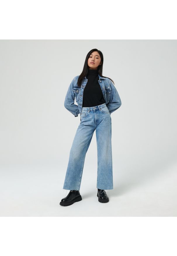 Sinsay - Jeansy wide leg high waist - Niebieski. Stan: podwyższony. Kolor: niebieski