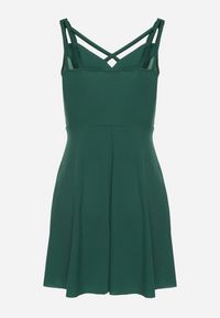 Born2be - Zielona Rozkloszowana Sukienka z Ozdobnymi Paskami Redaina. Kolor: zielony. Długość rękawa: na ramiączkach. Styl: elegancki