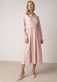 Born2be - Różowa Koszulowa Sukienka z Wiskozy z Ozdobnym Marszczeniem w Talii Batena. Okazja: na co dzień, na spotkanie biznesowe, do pracy. Kolor: różowy. Materiał: wiskoza. Typ sukienki: koszulowe. Styl: casual, biznesowy, elegancki, klasyczny #5