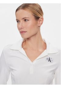 Calvin Klein Jeans Bluzka Polo Collar Milano Regular Top J20J222556 Biały Regular Fit. Typ kołnierza: polo. Kolor: biały. Materiał: syntetyk, wiskoza #5