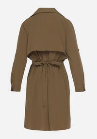 Born2be - Ciemnozielony Dwurzędowy Płaszcz z Bawełną i Regulowanymi Rękawami Ściągany z Tyłu Paskiem Mevalina. Okazja: do pracy. Kolor: zielony. Materiał: bawełna. Styl: elegancki, klasyczny #2