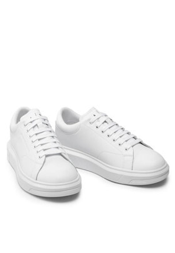 Armani Exchange Sneakersy XUX123 XV534 00152 Biały. Kolor: biały. Materiał: skóra