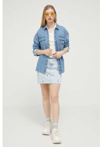 Tommy Jeans koszula jeansowa damska kolor niebieski relaxed z kołnierzykiem klasycznym. Typ kołnierza: kołnierzyk klasyczny. Kolor: niebieski. Materiał: tkanina, bawełna. Długość rękawa: długi rękaw. Długość: długie. Styl: klasyczny #1