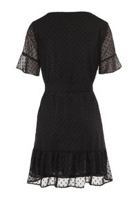 Born2be - Czarna Sukienka Acalopei. Okazja: na imprezę. Typ kołnierza: dekolt w serek. Kolor: czarny. Materiał: tkanina, materiał. Typ sukienki: trapezowe. Styl: wizytowy. Długość: mini #6