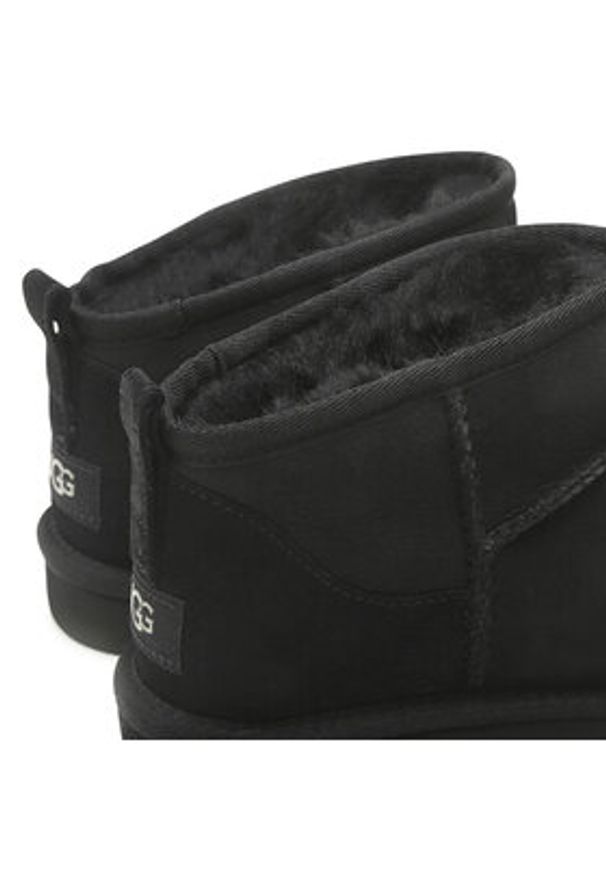 Ugg Śniegowce M Classic Ultra Mini 1137391 Czarny. Kolor: czarny. Materiał: skóra