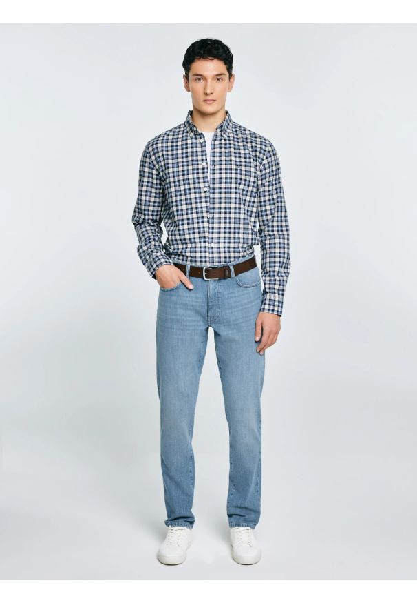 Big-Star - Koszula męska bawełniana w kratę granatowa Gibbineros 402. Typ kołnierza: kołnierzyk klasyczny. Kolor: niebieski. Materiał: bawełna. Wzór: haft, kratka, gładki. Styl: klasyczny