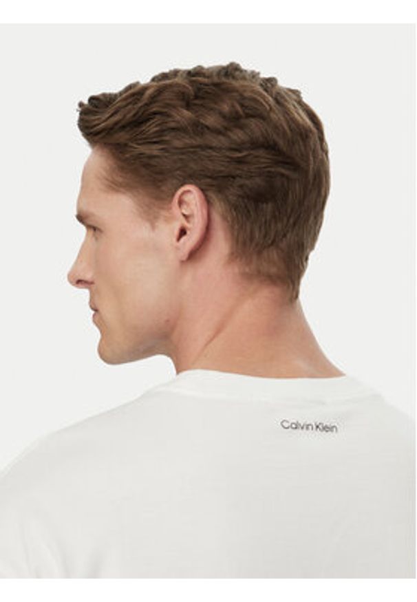 Calvin Klein Jeans T-Shirt LV04RE827G Biały Regular Fit. Kolor: biały. Materiał: bawełna