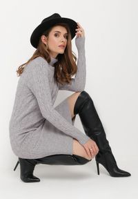 Born2be - Szara Midi Sukienka z Golfem o Pudełkowym Kroju i Długimi Rękawami ze Ściągaczami Yvonnena. Typ kołnierza: golf. Kolor: szary. Długość rękawa: długi rękaw. Długość: midi #4