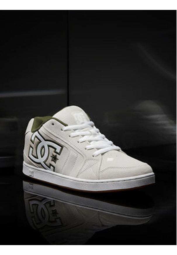 DC Shoes Sneakersy EO-NET DC03260101 Écru. Kolor: kremowy. Materiał: skóra, zamsz