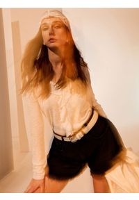 Sinsay - Pleciony pasek ze srebrną klamrą - kremowy. Kolor: kremowy #1