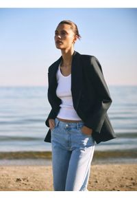 Reserved - Dwurzędowa marynarka z dodatkiem wełny - granatowy. Kolor: niebieski. Materiał: wełna #1