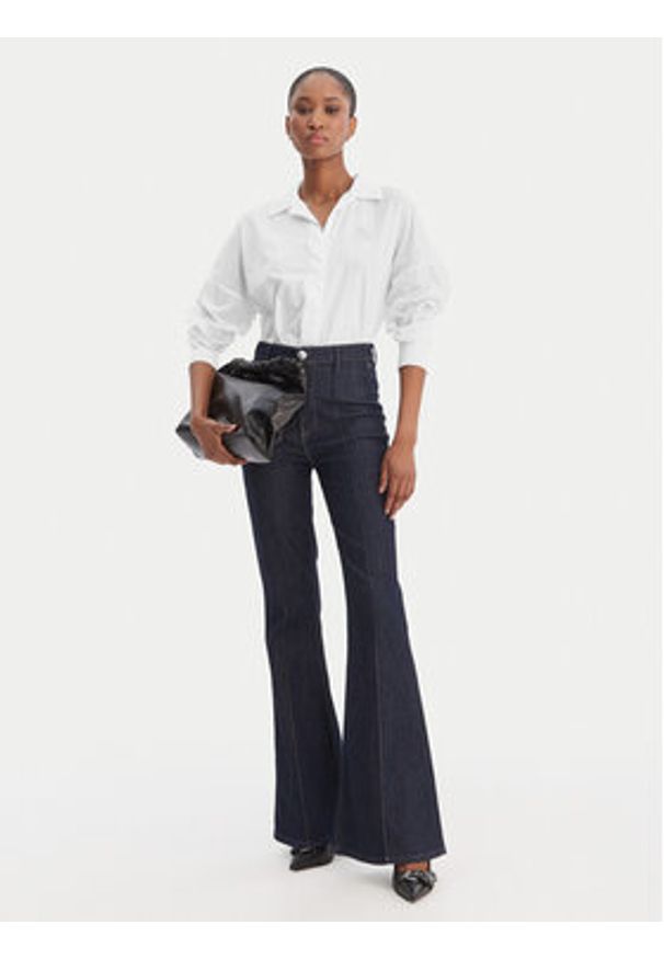 Guess Body W6RH61 WJ782 Biały Regular Fit. Kolor: biały. Materiał: syntetyk