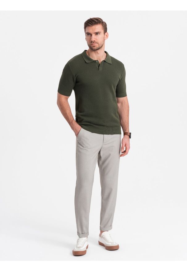 Ombre Clothing - Męskie spodnie chino REGULAR FIT z gumką w pasie – szaro-beżowe V1 - Rozmiar: XXL. Okazja: na co dzień. Kolor: szary. Materiał: guma, wiskoza, tkanina, poliester, materiał, bawełna. Styl: casual, elegancki
