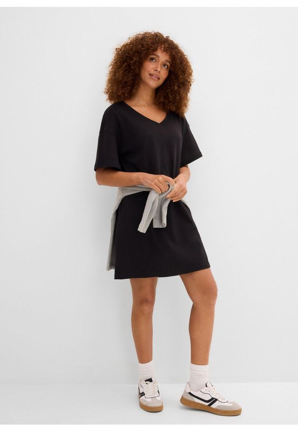 bonprix - Sukienka shirtowa z dekoltem w serek, oversized (2 szt.). Typ kołnierza: dekolt w serek. Kolor: czarny