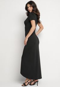 Born2be - Czarna Dopasowana Sukienka z Wiskozą o Kopertowym Kroju z Marszczeniem Talisia. Okazja: na co dzień. Typ kołnierza: dekolt w kształcie V. Kolor: czarny. Materiał: wiskoza. Długość rękawa: krótki rękaw. Typ sukienki: kopertowe. Styl: casual, elegancki #3