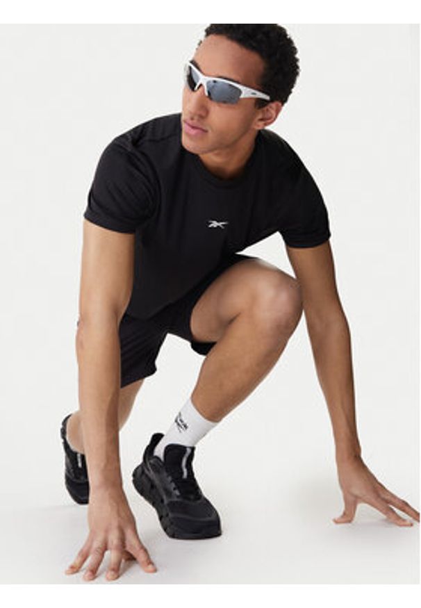 Reebok T-Shirt RK25602CCM Czarny Regular Fit. Kolor: czarny. Materiał: syntetyk