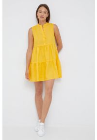 Sisley sukienka lniana kolor żółty mini rozkloszowana. Kolor: żółty. Materiał: len. Typ sukienki: rozkloszowane. Długość: mini #1