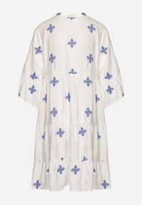 Born2be - Biała Sukienka z Wiskozą o Rozkloszowanym Kroju z Ozdobnym Haftem Arathiel. Okazja: na co dzień, na spacer. Typ kołnierza: dekolt w kształcie V. Kolor: biały. Materiał: wiskoza. Wzór: haft. Sezon: wiosna, lato. Styl: casual, elegancki #6