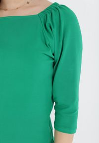 Born2be - Zielona Bluzka Rhethessei. Typ kołnierza: dekolt kwadratowy. Kolor: zielony. Materiał: jeans, dzianina. Wzór: gładki #2