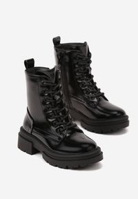 Born2be - Czarne Lakierowane Botki Typu Trzewiki Inesta. Okazja: na co dzień. Kolor: czarny. Materiał: lakier. Styl: klasyczny, casual, elegancki