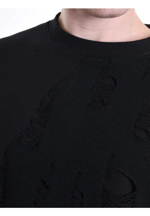 La Haine Inside Us Longsleeve | 3M M1161 | Mężczyzna | Czarny. Okazja: na co dzień. Kolor: czarny. Materiał: wiskoza, bawełna, poliamid, wełna. Długość rękawa: długi rękaw. Długość: długie. Wzór: aplikacja. Sezon: lato. Styl: casual