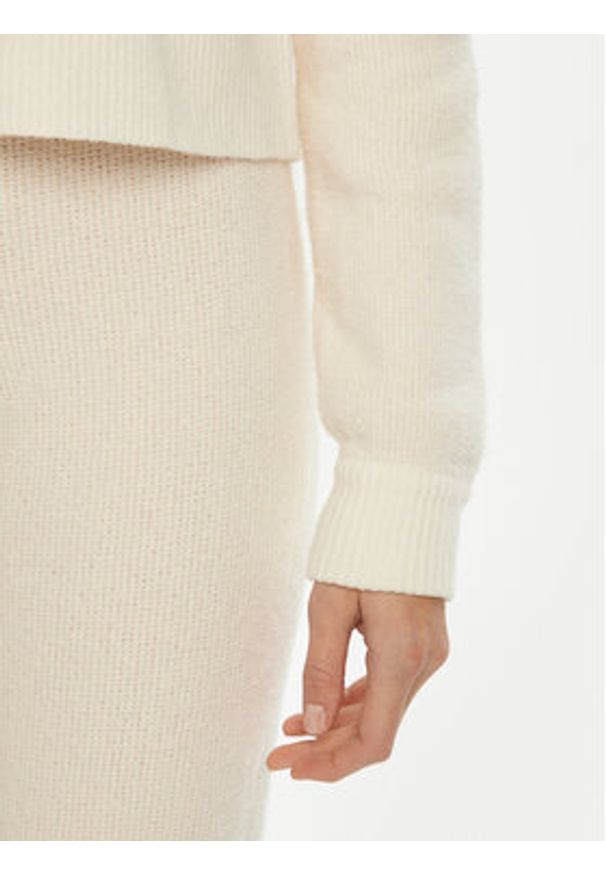 AMERICAN VINTAGE - American Vintage Sweter Blimy BLI18BH24 Écru Regular Fit. Materiał: bawełna. Styl: vintage