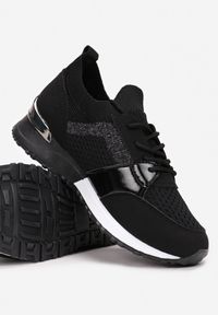Born2be - Czarne Sneakersy Ryrana. Nosek buta: okrągły. Kolor: czarny. Materiał: materiał, lakier. Szerokość cholewki: normalna. Wzór: aplikacja, gładki #6