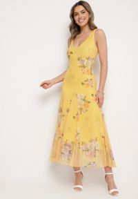 Born2be - Żółta Siateczkowa Sukienka z Kwiatowym Motywem Milanessa. Okazja: na co dzień. Kolor: żółty. Materiał: jeans. Wzór: kwiaty. Typ sukienki: proste. Styl: elegancki, casual #1