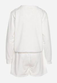 Born2be - Biały 2-Częściowy Komplet Dresowy Bluza z Nadrukiem i Luźne Szorty z Kieszeniami Ridana. Kolor: biały. Materiał: dresówka. Wzór: nadruk #7