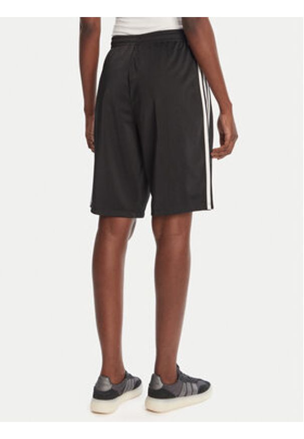 Adidas - adidas Szorty sportowe adicolor Firebird JD0286 Czarny Loose Fit. Kolor: czarny. Materiał: syntetyk