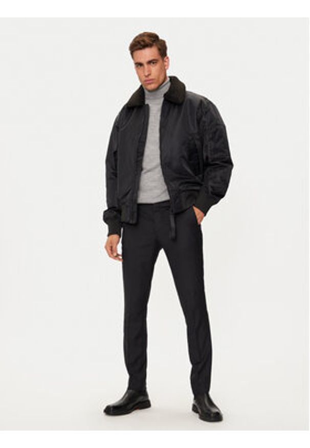 Calvin Klein Jeans Kurtka bomber J30J326108 Czarny Regular Fit. Kolor: czarny. Materiał: syntetyk