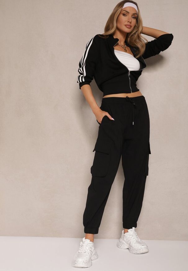 Renee - Czarne Spodnie Cargo z Bawełną High Waist Kolanielis. Stan: podwyższony. Kolor: czarny. Materiał: bawełna