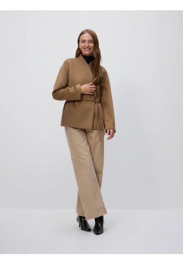 Reserved - Kurtka z wełną - beżowy. Kolor: beżowy. Materiał: wełna