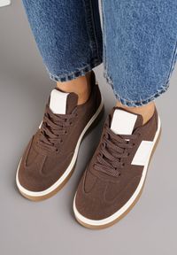 Born2be - Brązowe Sneakersy w Stylu Tenisówek Larrive. Okazja: na co dzień. Kolor: brązowy. Materiał: jeans, dresówka