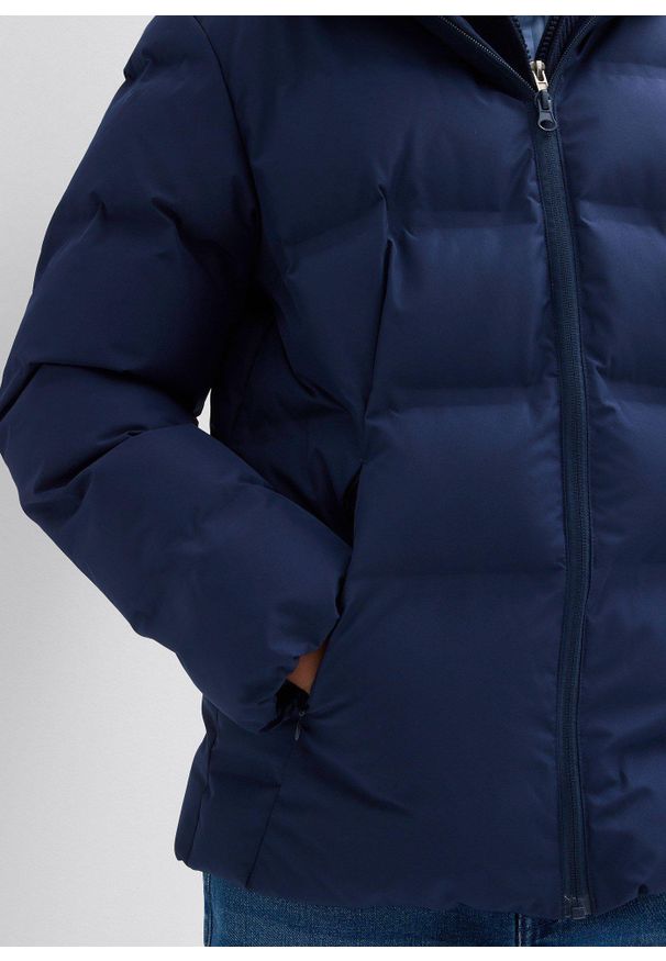 bonprix - Kurtka pikowana z kapturem. Typ kołnierza: kaptur. Kolor: niebieski