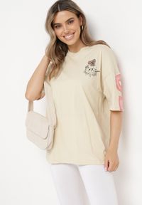 Born2be - Beżowy Bawełniany T-shirt o Fasonie Oversize z Nadrukiem Misia Nellene. Kolor: beżowy. Materiał: bawełna. Wzór: nadruk #4