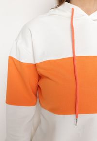 Born2be - Biało-Pomarańczowa Bawełniana Bluza Zakładana Przez Głowę z Kapturem Getella. Typ kołnierza: kaptur. Kolor: biały. Materiał: bawełna #6
