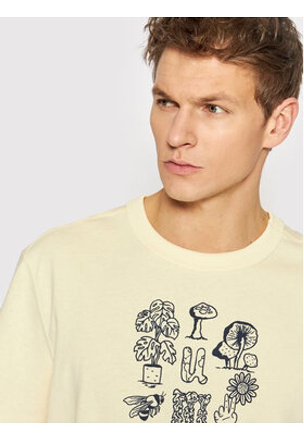 Puma T-Shirt Downtown Graphic 533673 Żółty Regular Fit. Kolor: żółty. Materiał: bawełna