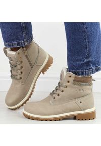 POTOCKI - Khaki trapery damskie Potocki 97301. Okazja: na co dzień, na spacer. Nosek buta: okrągły. Kolor: brązowy. Materiał: nubuk. Szerokość cholewki: normalna. Wzór: kolorowy. Sezon: zima, jesień. Styl: klasyczny, sportowy, casual