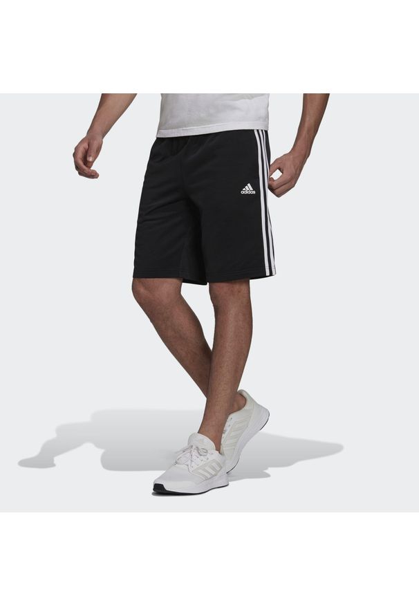 Adidas - Spodenki rozgrzewające z 3 paskami adidas Essentials. Kolor: wielokolorowy, czarny, biały