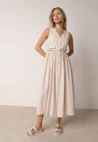 Born2be - Beżowa Sukienka o Rozkloszowanym Kroju z Wiskozą i Bawełną z Paskiem Kelaliria. Okazja: na co dzień, na randkę. Kolor: beżowy. Materiał: wiskoza, bawełna. Typ sukienki: proste. Styl: casual, elegancki #1